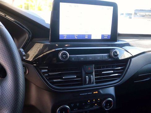 Used 2025 Ford Escape ST-Line AWD/4WD image 19