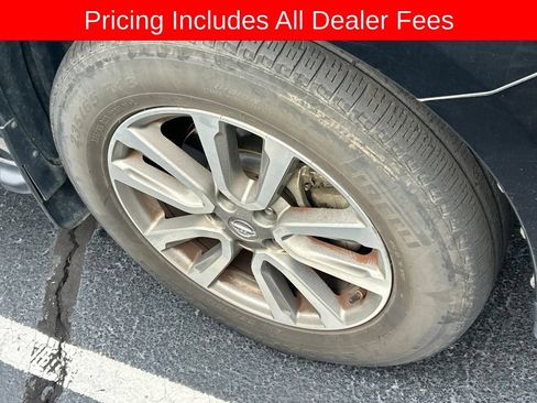 Used 2015 Nissan Pathfinder SL FWD image 2