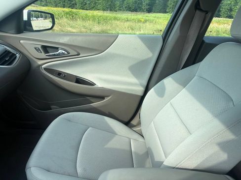 Used 2017 Chevrolet Malibu LT w/ Driver Confidence Package FWD image 13