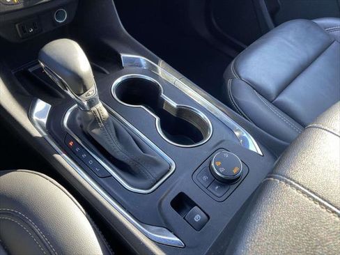 Used 2023 Chevrolet Traverse LT image 30