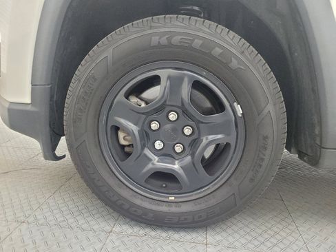 Used 2018 Jeep Compass Sport image 31