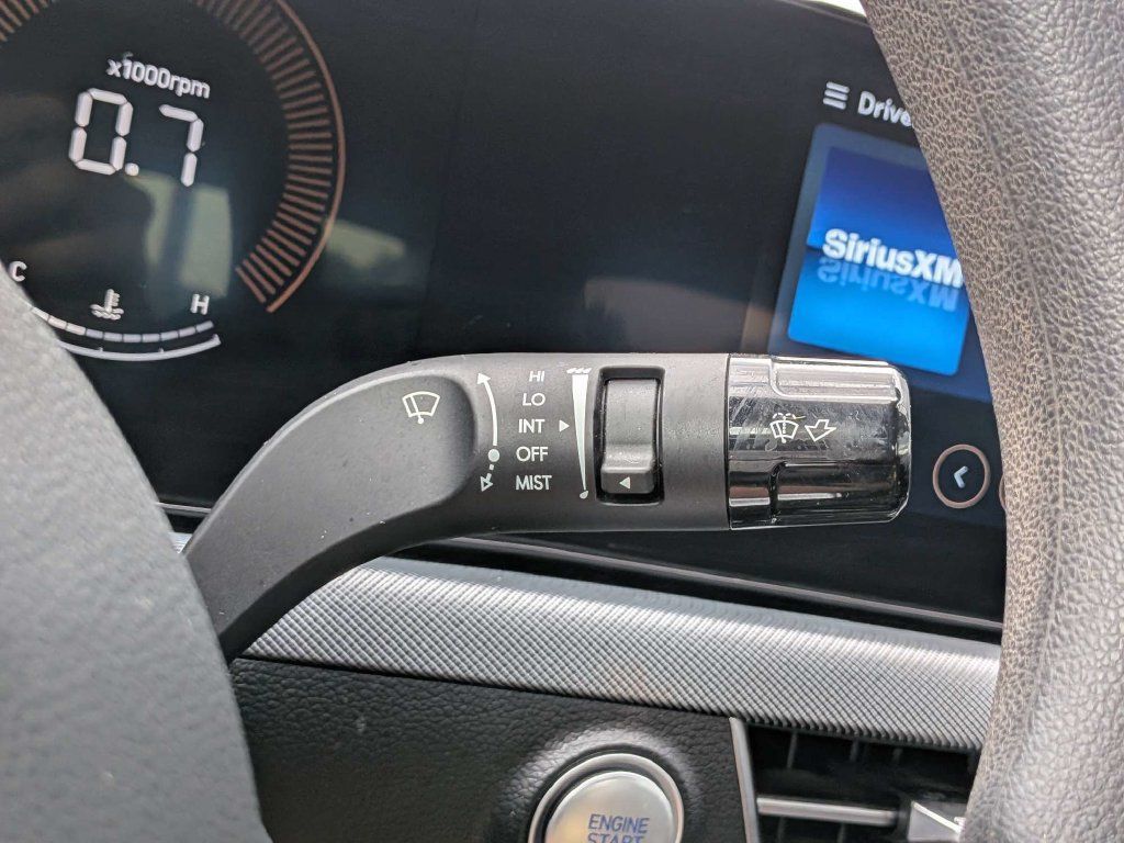 Used 2025 Hyundai Sonata SEL FWD image 33
