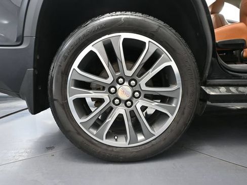Used 2017 GMC Acadia SLT w/ LPO, Floor Liner Package AWD/4WD image 14