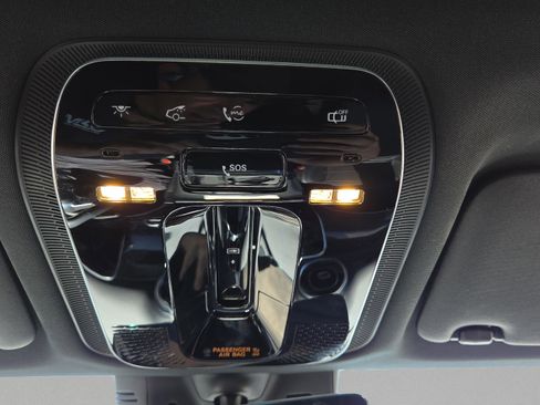 Used 2026 Mercedes-Benz GLC 300 image 38