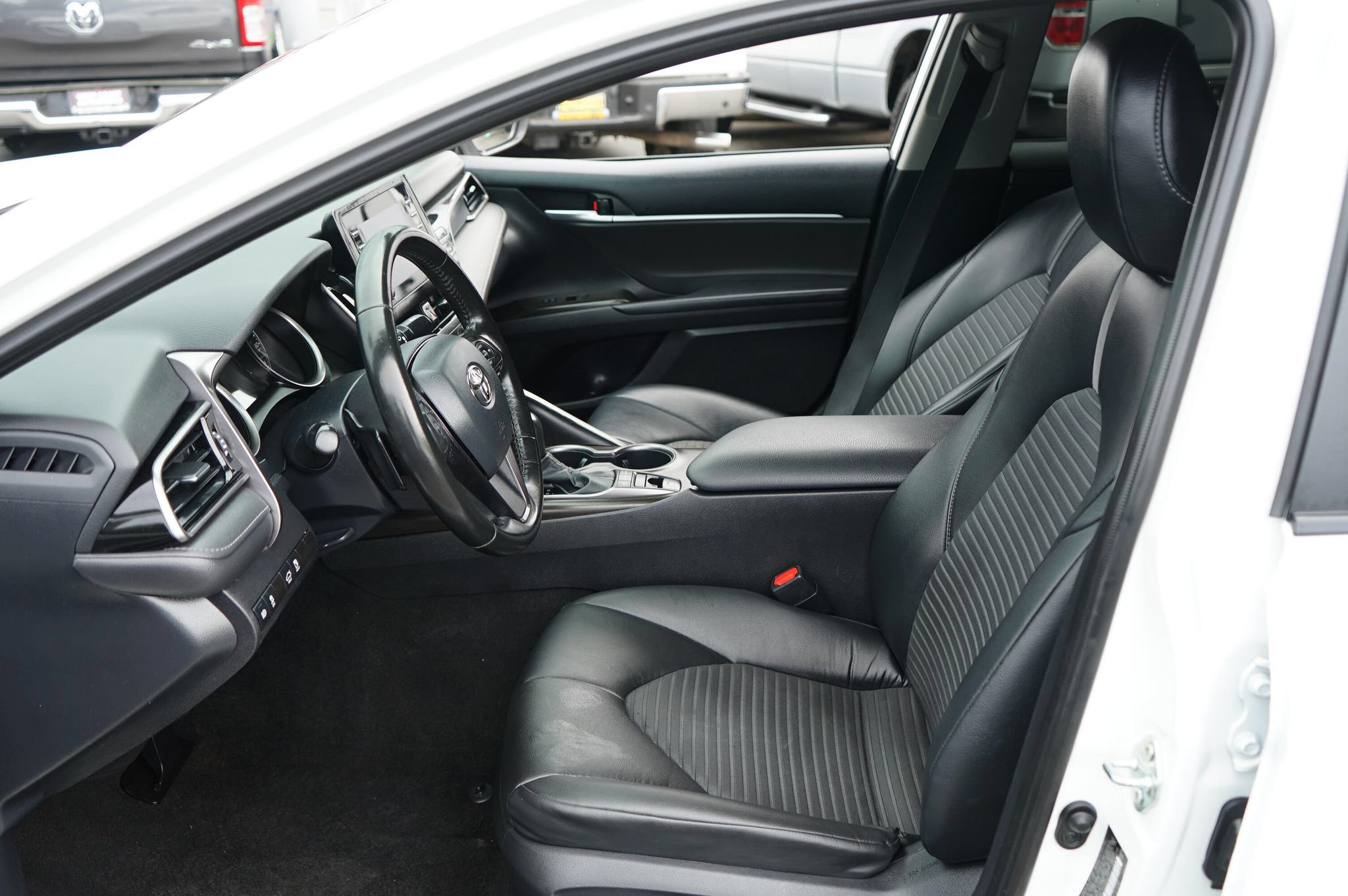Used 2023 Toyota Camry SE AWD/4WD image 16