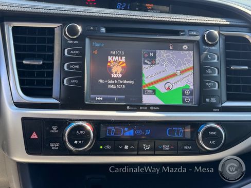 Used 2017 Toyota Highlander XLE FWD image 23