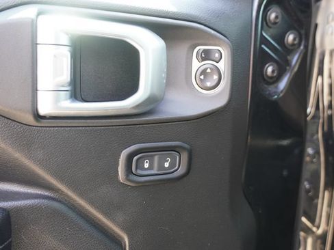 Used 2023 Jeep Gladiator Sport AWD/4WD image 17