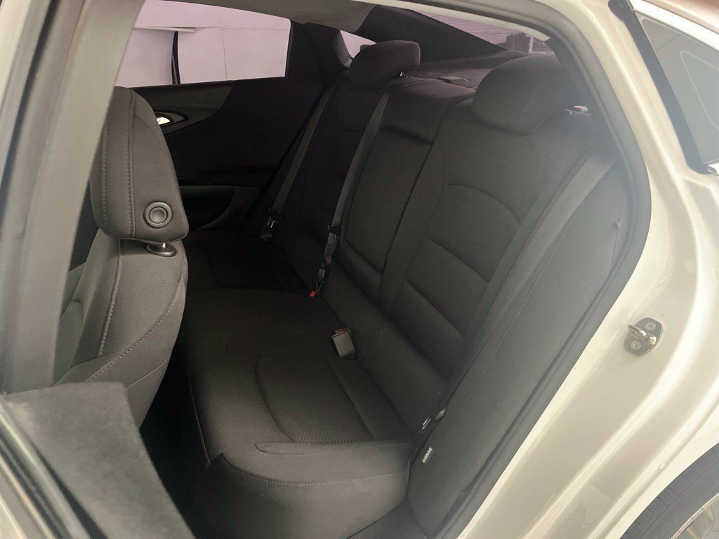 Used 2018 Chevrolet Malibu LT FWD image 18