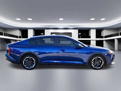 Certified 2025 Kia K4 EX image 7