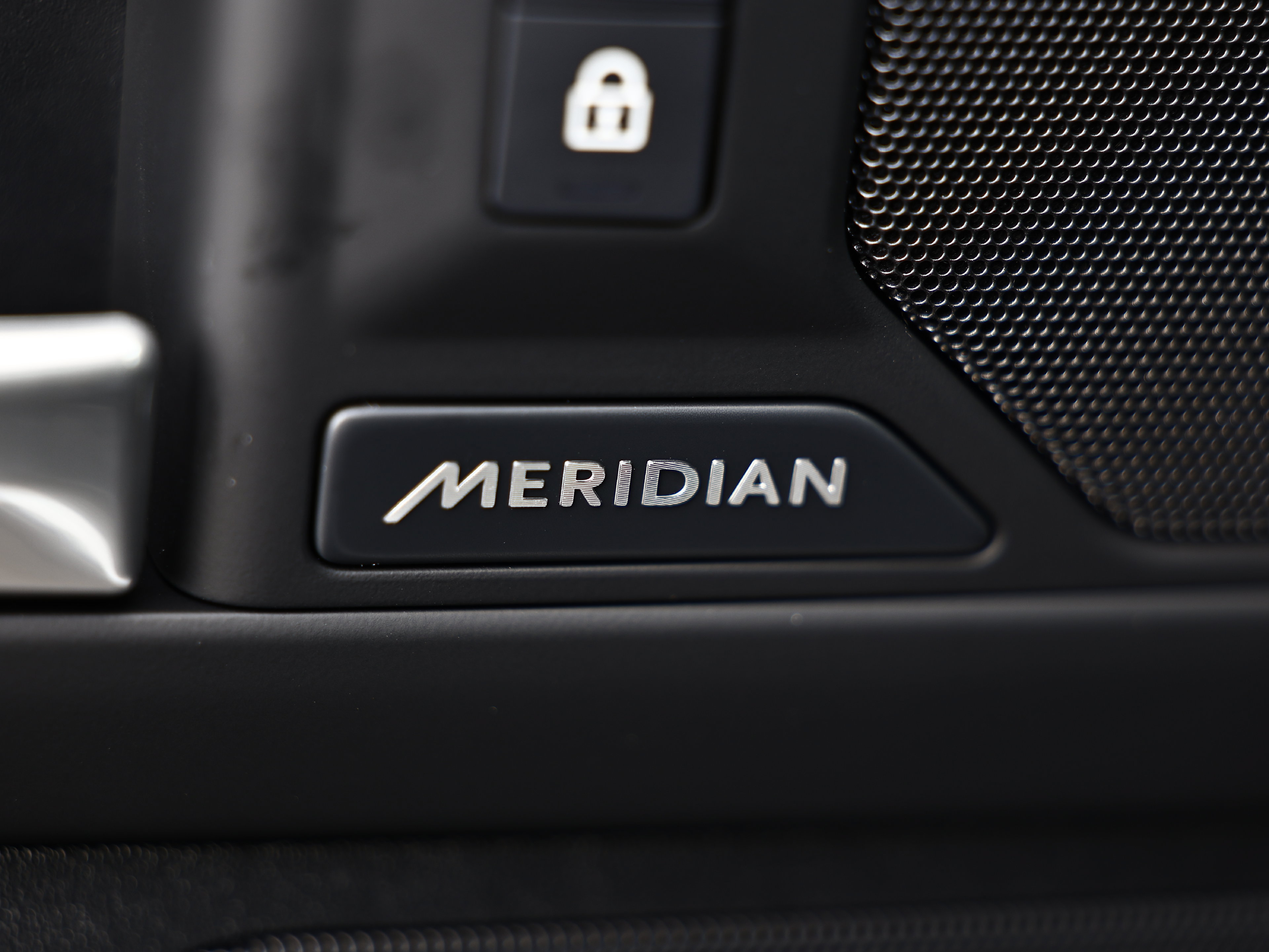 New 2026 Land Rover Defender 110 S AWD/4WD image 20
