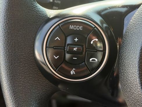 Used 2022 Kia Soul LX FWD image 22