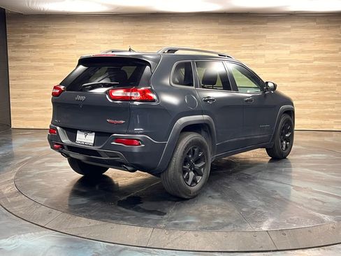 Used 2016 Jeep Cherokee Trailhawk w/ Cold Weather Group image 23