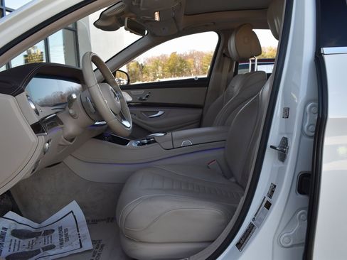 Used 2018 Mercedes-Benz S 560 Sedan image 16