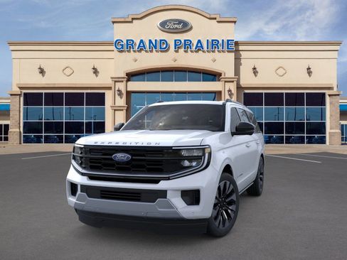 New 2025 Ford Expedition Platinum w/ Driver's Package image 2