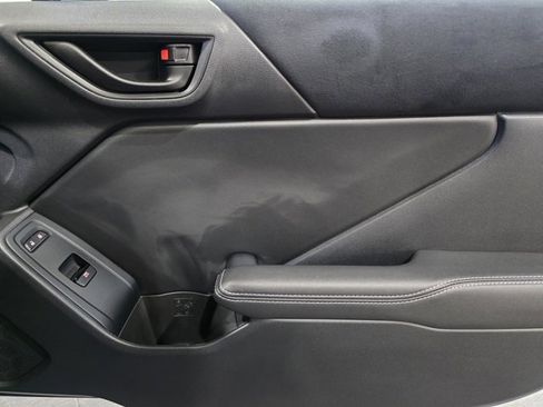 Used 2025 Toyota GR86 Premium w/ ALL Weather Mat Package (TMS) image 11