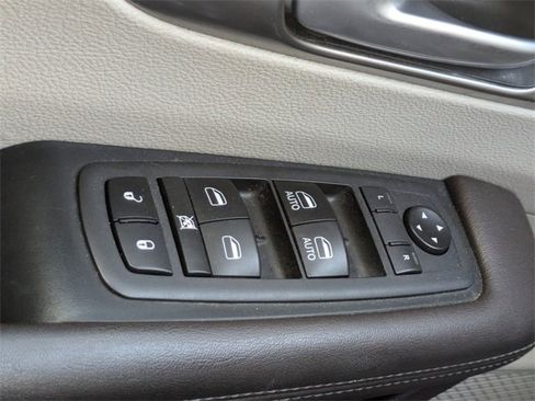 Used 2018 Chrysler Pacifica Touring Plus w/ Tire & Wheel Group image 24