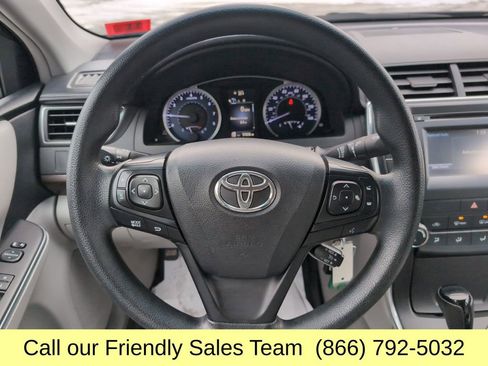 Used 2016 Toyota Camry LE image 17
