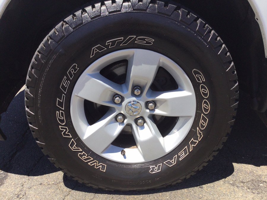 Used 2019 RAM 1500 Classic SLT AWD/4WD image 36