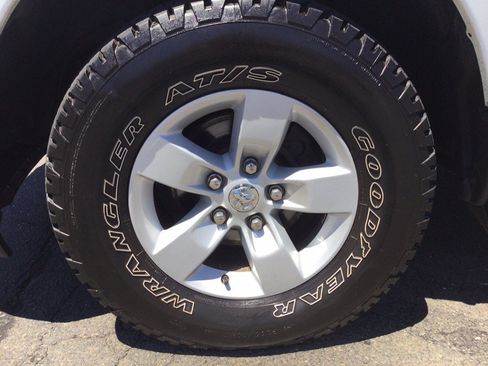 Used 2019 RAM 1500 Classic SLT AWD/4WD image 36