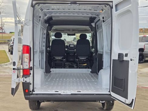 New 2026 RAM ProMaster 1500 w/ Storage Group FWD image 9