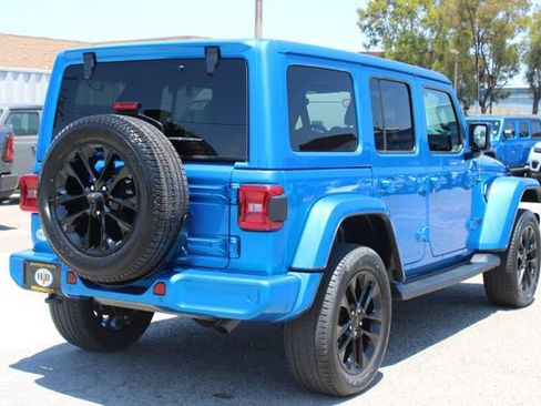Used 2023 Jeep Wrangler Unlimited Sahara AWD/4WD image 5