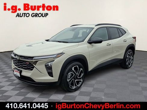 New 2026 Chevrolet Trax RS w/ Sunroof Package image 2