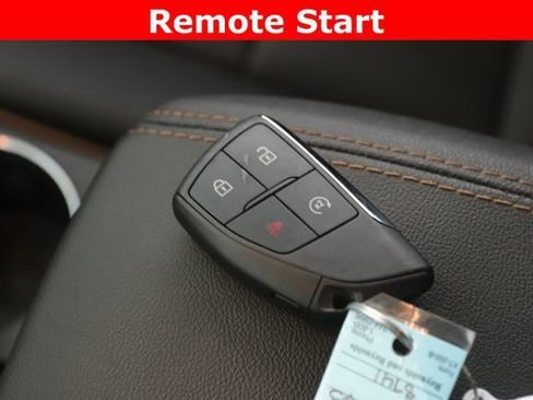 Used 2025 GMC Canyon AT4 w/ Technology Plus Package image 3