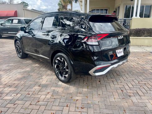 Used 2025 Kia Sportage SX image 3