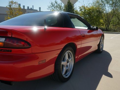 Used 1999 Chevrolet Camaro Z28 w/ Performance Pkg image 31