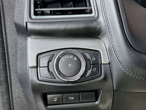 Used 2018 Ford Explorer Platinum AWD/4WD image 10