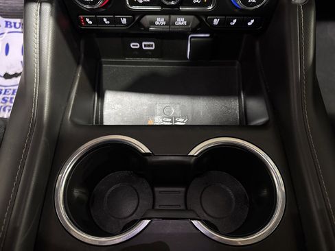 Used 2023 GMC Yukon SLT w/ SLT Luxury Package image 29