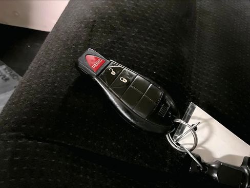 Used 2019 Dodge Grand Caravan SE w/ UConnect Hands-Free Group image 14