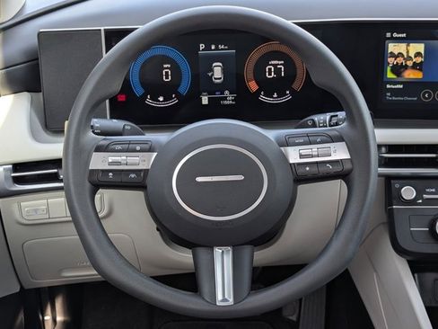 Used 2025 Hyundai Tucson SE image 20