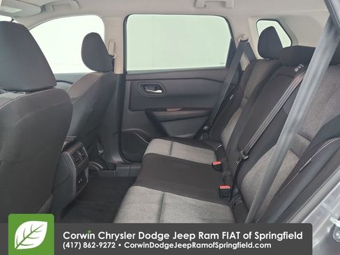 Used 2025 Nissan Rogue SV FWD image 28