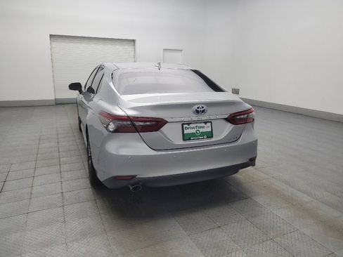 Used 2021 Toyota Camry XLE w/ Navigation Upgrade Package FWD image 5
