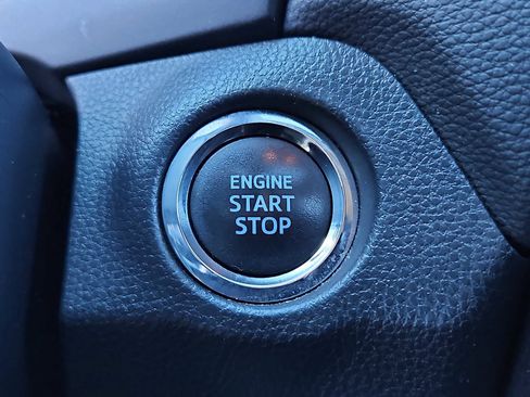 Used 2020 Toyota RAV4 XLE Premium image 21