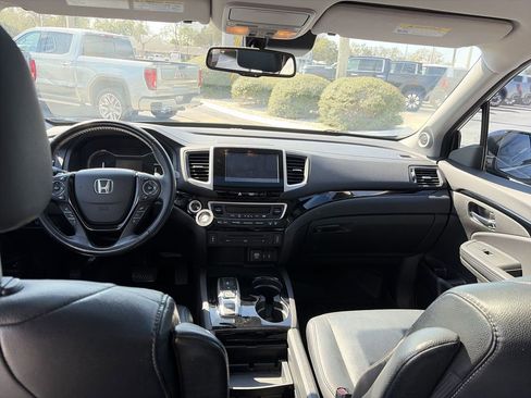 Used 2016 Honda Pilot Touring image 25