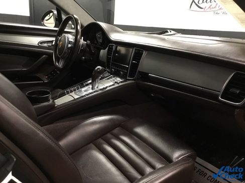 Used 2016 Porsche Panamera GTS image 38