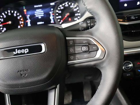 Used 2023 Jeep Compass Limited image 41