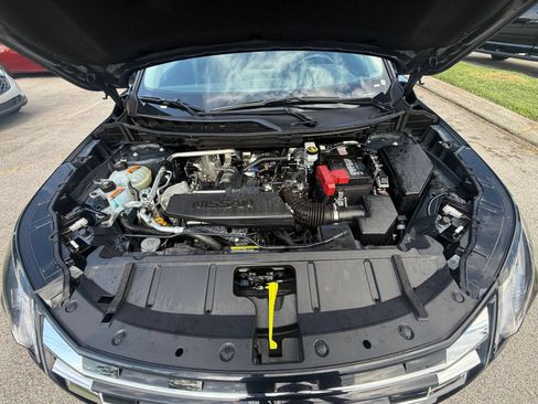 Used 2026 Nissan Rogue SV FWD image 33
