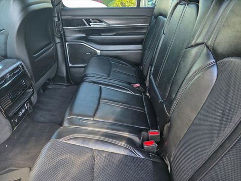 Certified 2024 Jeep Wagoneer L Series II RWD image 16