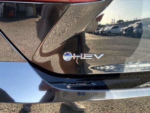 Used 2025 Toyota Camry LE FWD image 30