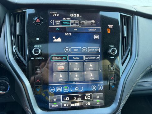 Used 2025 Subaru Outback Wilderness w/ Wilderness Package AWD/4WD image 11