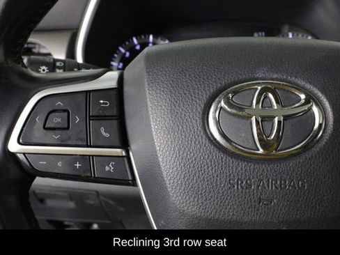 Used 2023 Toyota Highlander XLE image 26