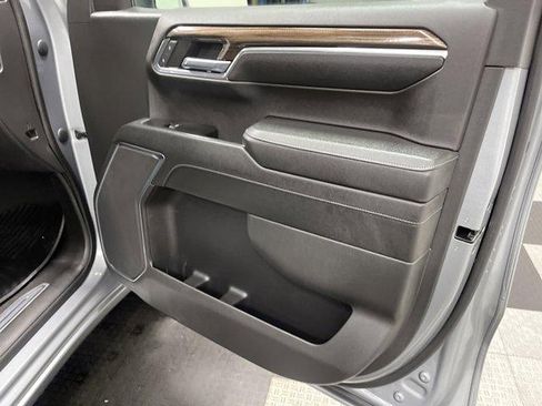 Used 2023 Chevrolet Silverado 1500 LT AWD/4WD image 17