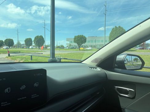 Used 2025 Kia K4 LXS image 34