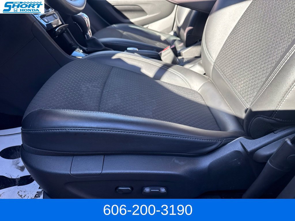 Used 2022 Buick Encore Preferred AWD/4WD image 20