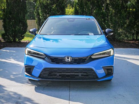 Used 2023 Honda Civic Sport image 3