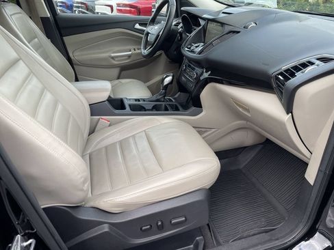 Used 2018 Ford Escape Titanium AWD/4WD image 33