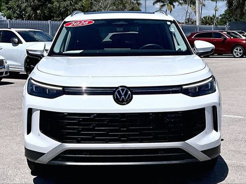 Certified 2026 Volkswagen Tiguan SE w/ Panoramic Sunroof Package FWD image 10
